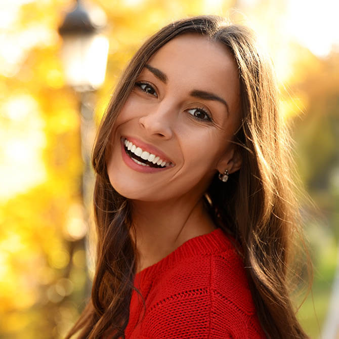 Start Invisalign This Summer & Smile Confidently Soon